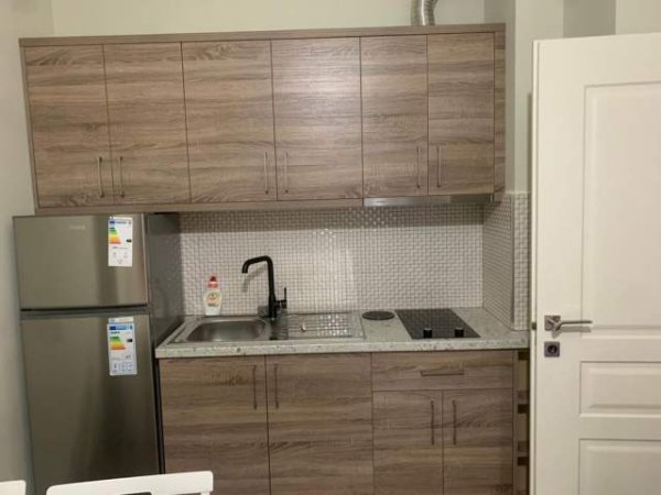 Shengjin, jepet me qera apartament 1+1+A+BLK