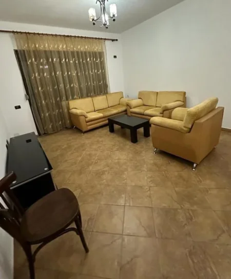 Jepet Shtepi  me qera,    ne Vile 2+1