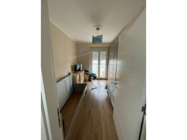 Shitet , Apartament 2+1 Komuna e Parisit