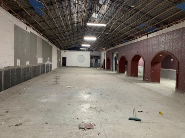 Magazine 750 m2 Qera Misto Mame Tirane