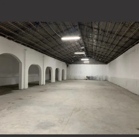 Magazine 750 m2 Qera Misto Mame Tirane