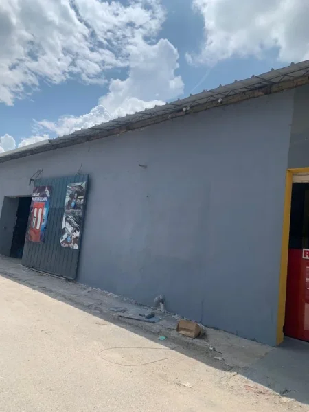 Magazine 750 m2 Qera Misto Mame Tirane