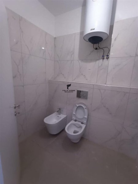 AMBIENT BIZNESI ME QERA 140 M2 XHAMLLIKU 1.000 EURO