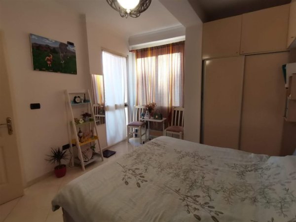 QERA APARTAMENT 1+1 UNAZE E RE TIRANE