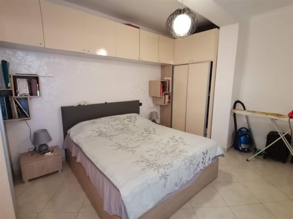 QERA APARTAMENT 1+1 UNAZE E RE TIRANE