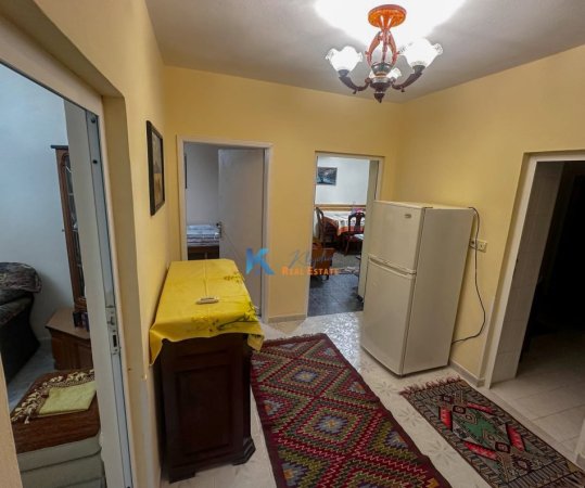 Apartament 3+1 per qira ne Rrugen Ferit Xhajko, perballe ish