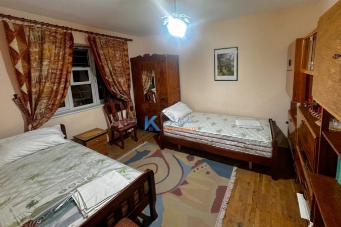 Apartament 3+1 per qira ne Rrugen Ferit Xhajko, perballe ish