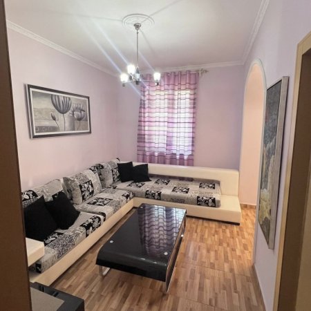 Jepet me qera apartament 1+1 Blloku