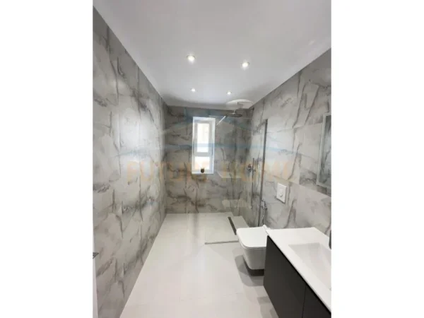 Shitet, Apartament 2+1, Rruga Mine Peza, Tiranë