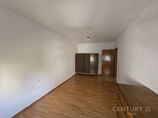 APARTAMENT 2+1 PER SHTJE TEK STADIUMI DINAMO