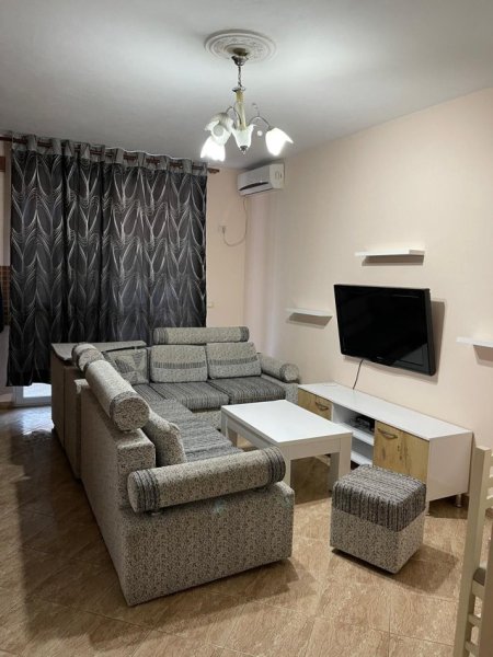 Qera Apartament 1+1, në Rrugën e Barrikadave, Tiranë.