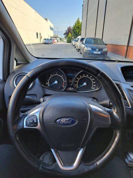 SHITET FORD FIESTA MANUAL 2016