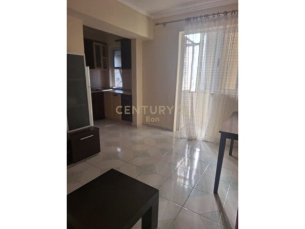 SHITET APARTAMENT 1+1 TEK SPITALI AMERIKAN NE DURRES!