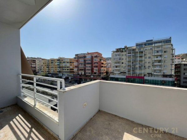 JEPET ME QIRA APARTAMENT 2+1+2 TUALETE PRANE QENDRES KRISTAL!, 690euro