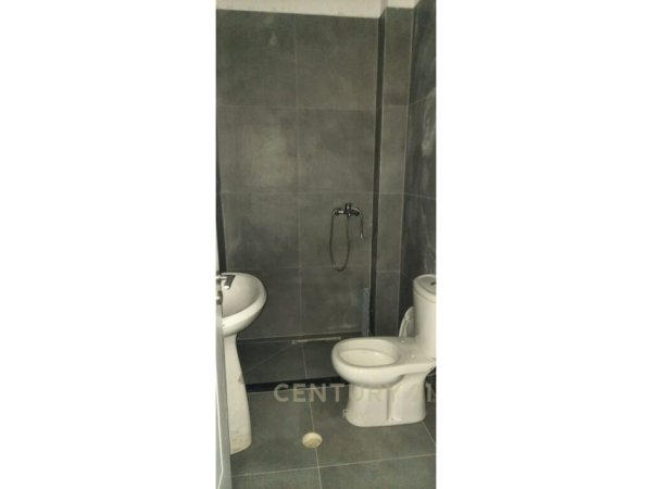 SHITET APARTAMENT 1+1 PRANE MUZEU I DESHMEROVE, DURRES - 65000€