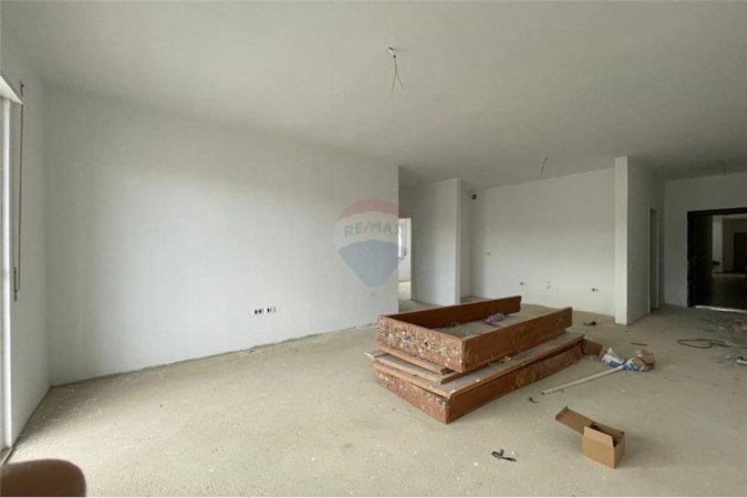 Shitet apartament 2+1+2 Rr Zenel Murra !