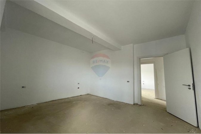 Shitet apartament 2+1+2 Rr Zenel Murra !