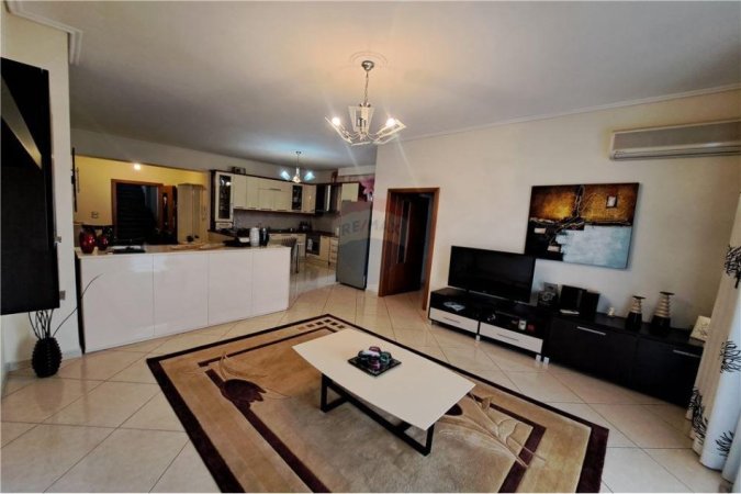 Apartament 3+1 me qera afatgjate ne Vlore