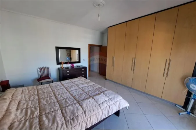 Apartament 3+1 me qera afatgjate ne Vlore