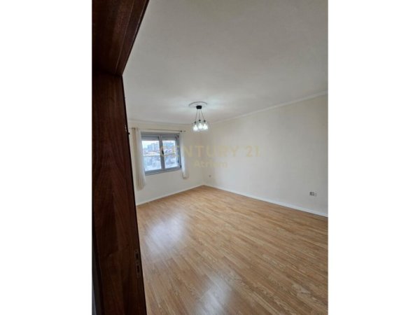 SHESIM APARTAMENT 1+1 PERBALL DELIJORGJIT !