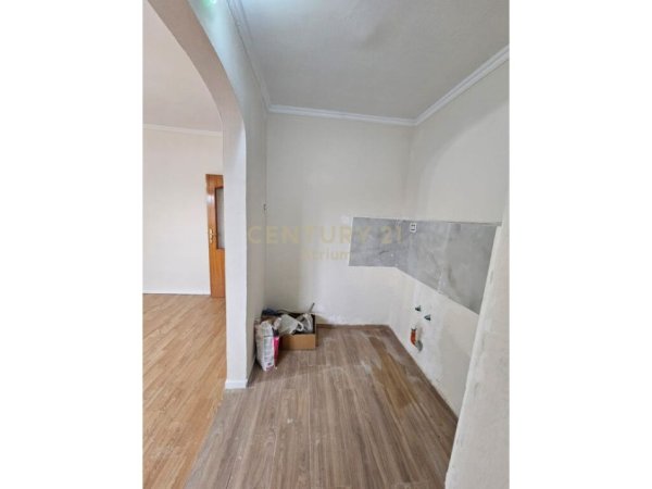 SHESIM APARTAMENT 1+1 PERBALL DELIJORGJIT !