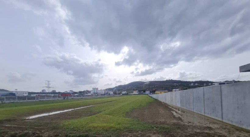 Kashar, Toke per shitje(Buze rruges dytesore ne autostraden Tirane-Durres)