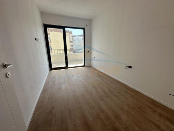 Shitet, Apartament 1+1, Liqeni i Thate.UNA39982