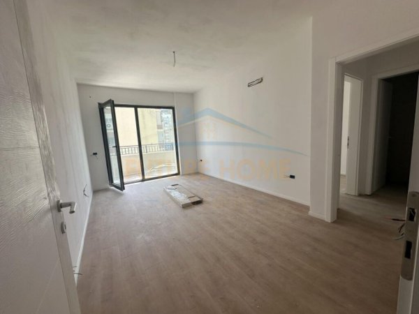 Shitet, Apartament 1+1, Liqeni i Thate.UNA39982