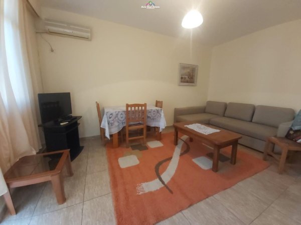 Apartament Me Qera 1+1 Tek Ish Restorant Durresi (ID B210259) Tirane