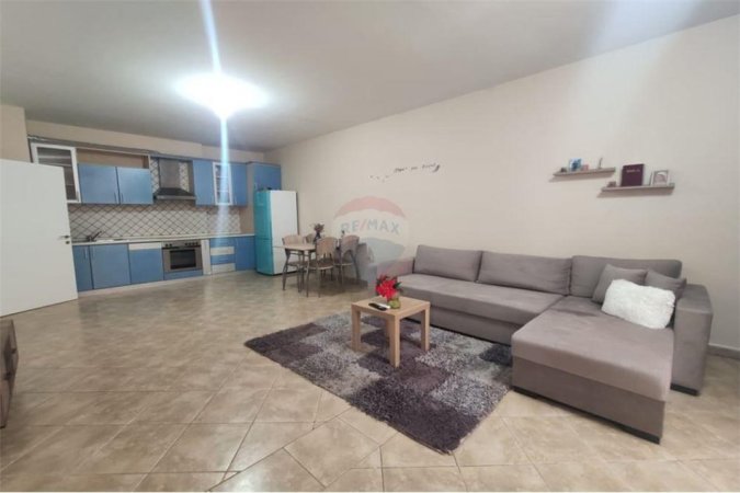 JEPET ME QERA APARTAMENT 2+1 RRUGA ELBASANIT