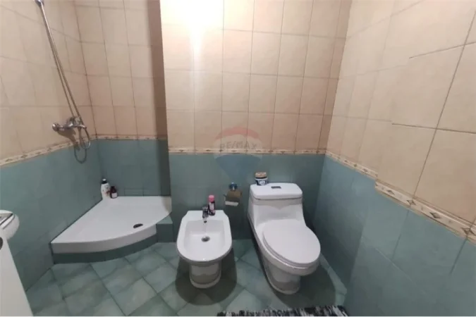 JEPET ME QERA APARTAMENT 2+1 RRUGA ELBASANIT