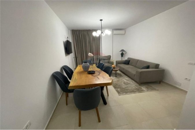 Jepet apartament 2+1 me qera ne Myslym Shyr, 700 Euro