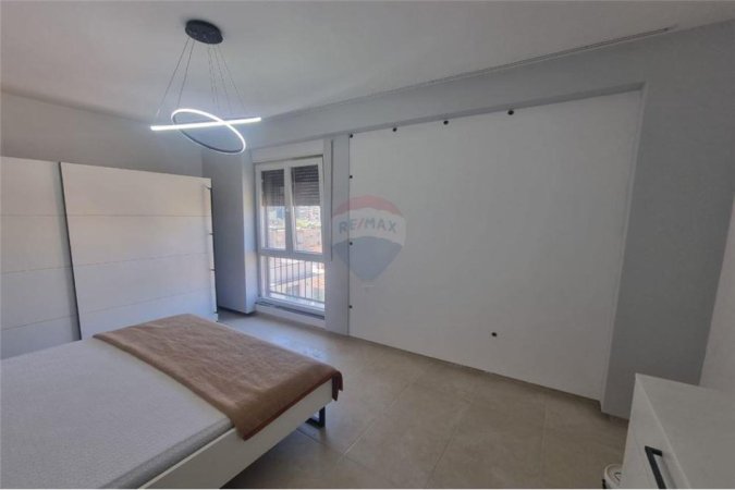 Jepet apartament 2+1 me qera ne Myslym Shyr, 700 Euro