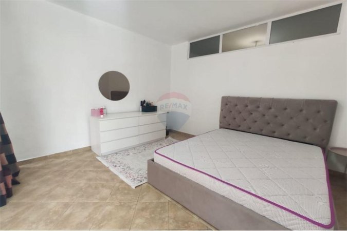 JEPET ME QERA APARTAMENT 2+1 RRUGA ELBASANIT