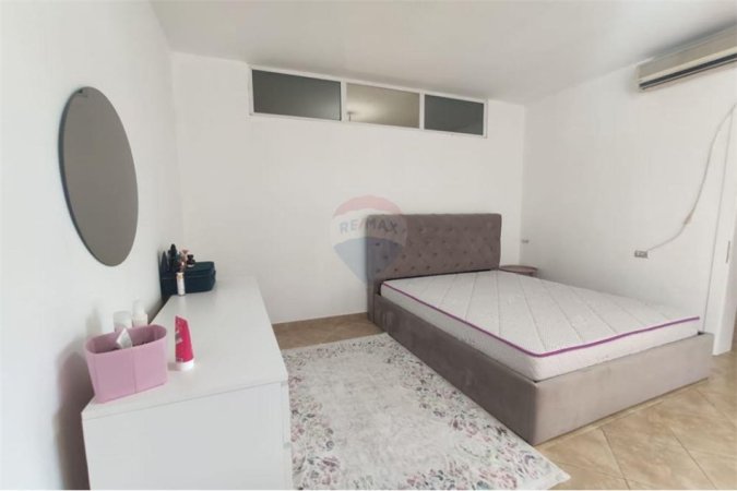 JEPET ME QERA APARTAMENT 2+1 RRUGA ELBASANIT