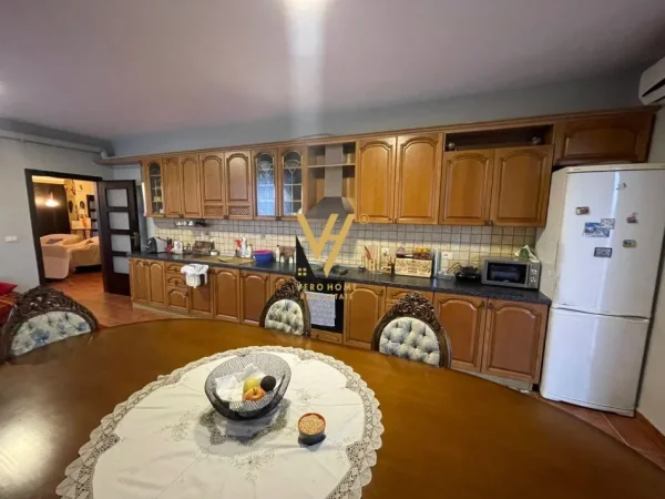 SHITET APARTAMENT DUPLEX 230 M2 TEK KOMUNA E PARISIT 320.000 EURO