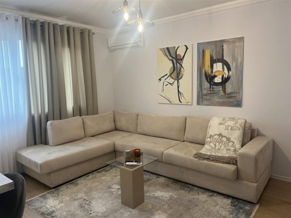 Apartament Ne Shitje 1+1 Tek Ish Tregu Elektrik (ID B111103) Tirane