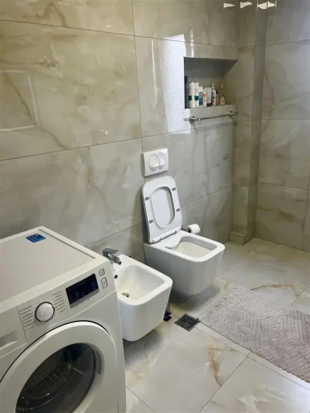 Apartament Ne Shitje 1+1 Tek Ish Tregu Elektrik (ID B111103) Tirane