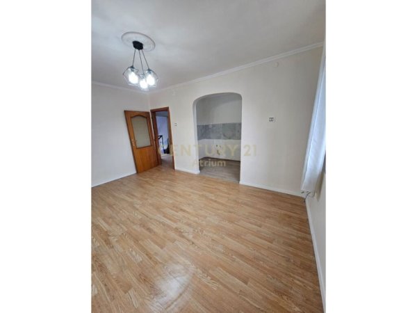 SHESIM APARTAMENT 1+1 PERBALL DELIJORGJIT !