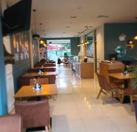 JAPIM RESTORANT ME QERA NE LAPRAKE