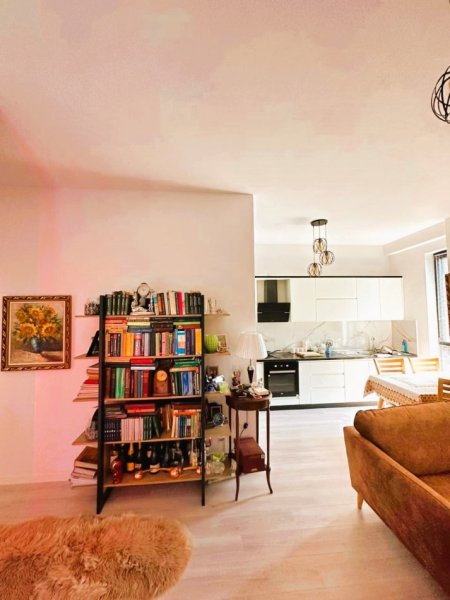 Buze Unazes se Vogel, ne fillim te rruges 5 Maji shesim apartament te kompletuar 2+1+2, 105 m² Pallat i vitit 2024