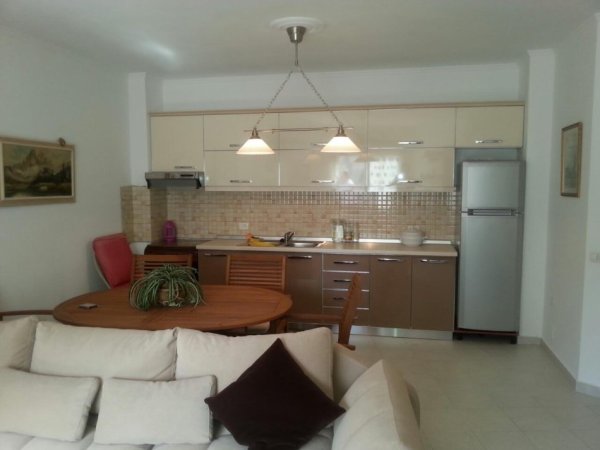 Shitet Apartament 1+1 te Fresu 98000 euro