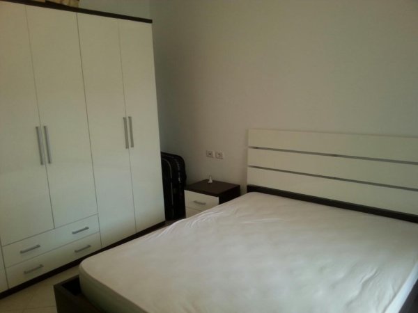 Shitet Apartament 1+1 te Fresu 98000 euro