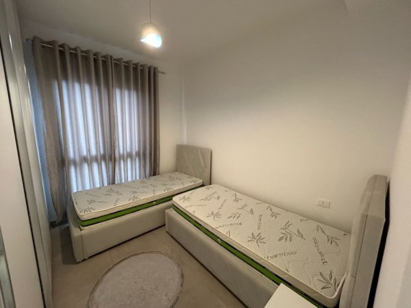 Jepet me qera apartament 2+1+Parking