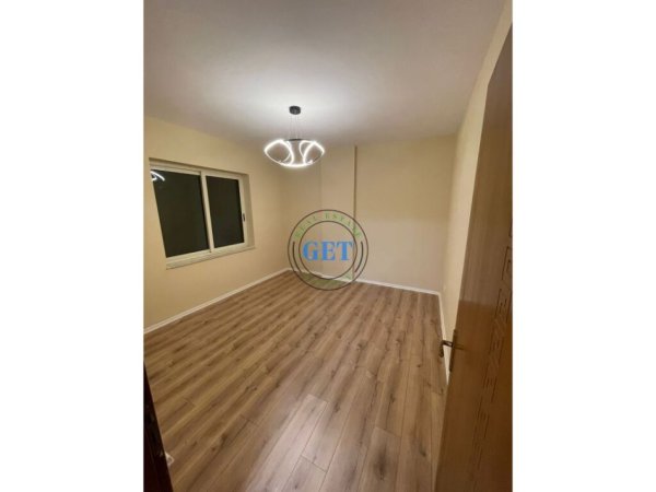 Shitet, Apartament 1+1 tek Shkembi i Kavajes