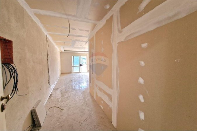 Apartament 2+1 ne shitje,palestra e mundjes,Vlore