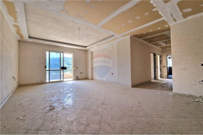 Apartament 2+1 ne shitje,palestra e mundjes,Vlore