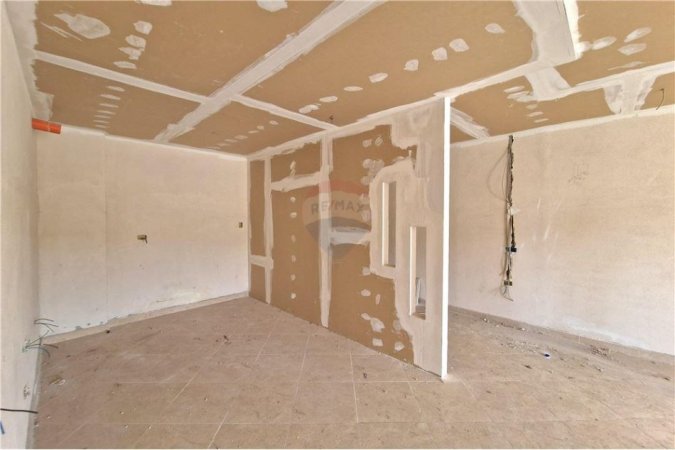 Apartament 2+1 ne shitje,palestra e mundjes,Vlore