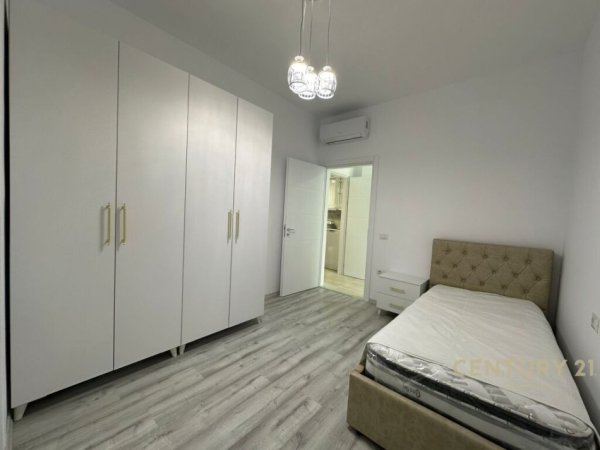 Jepet me qera apartament 2+1 tek Fusha e Aviacionit!