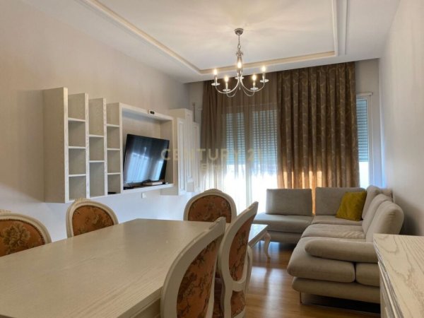 JEPET ME QIRA APARTAMENT 2+1+2+ GARDEROBE + POST PARKIMI PERBALL KOMPEKSIT DELIJORGJI!